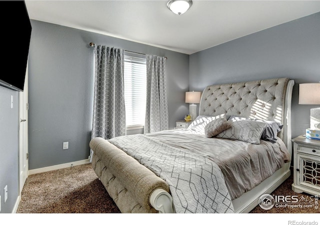 bedroom featuring carpet floors