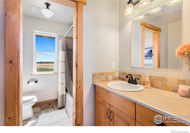 full bathroom with vanity, shower / bathtub combination with curtain, backsplash, and toilet