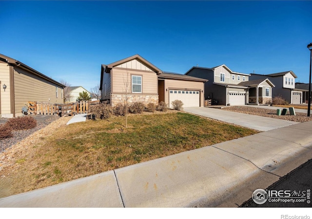 view of front of property with a front lawn