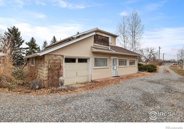 view of front facade featuring a garage