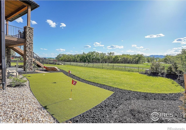 view of yard featuring a rural view