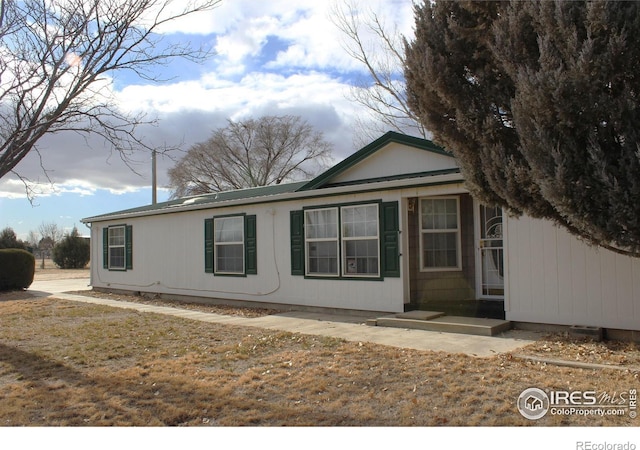 view of front of property