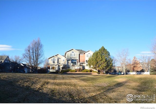 view of front of property with a front yard