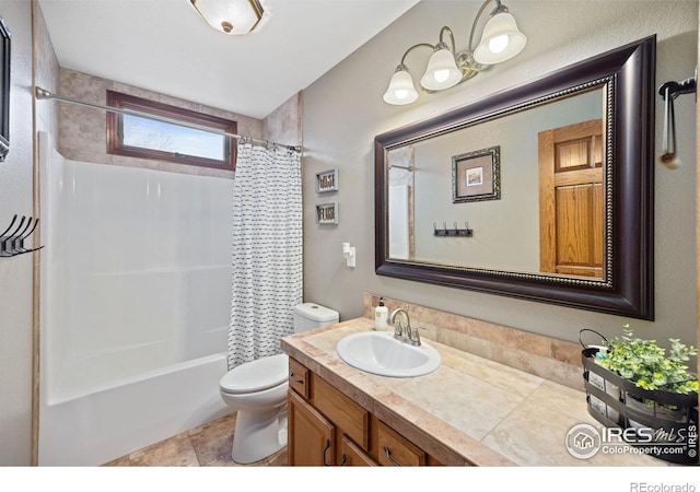 full bathroom featuring shower / tub combo with curtain, vanity, and toilet