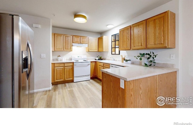 kitchen with sink, white range with electric cooktop, stainless steel refrigerator with ice dispenser, kitchen peninsula, and light wood-type flooring