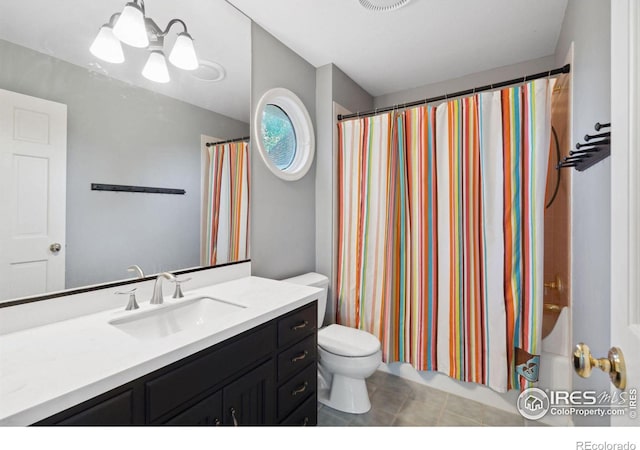 bathroom with a shower with curtain, vanity, and toilet