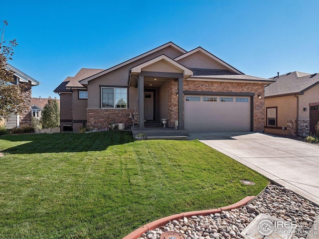 view of front of property featuring a front lawn