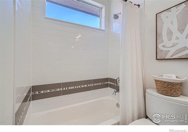 1998 Foxtail Ln Unit B, Lafayette, CO 80026 - bathroom with toilet and shower / bath combination with curtain
