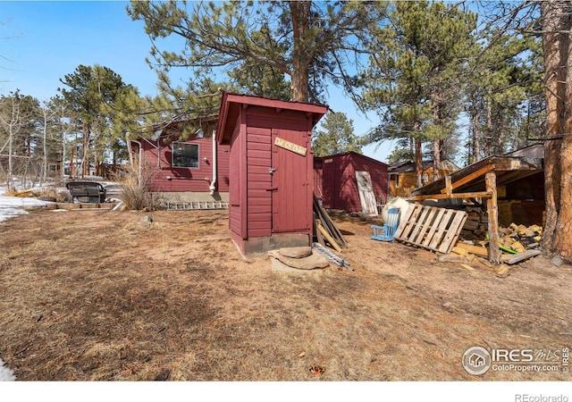 view of outbuilding