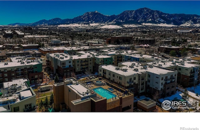 bird's eye view featuring a mountain view