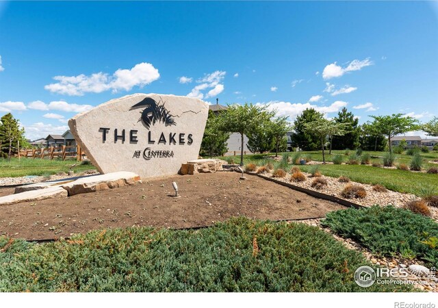 view of community / neighborhood sign