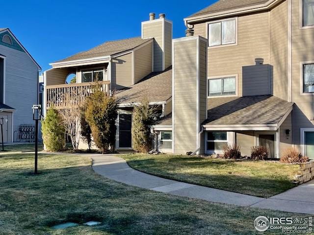 view of front of house with a front yard