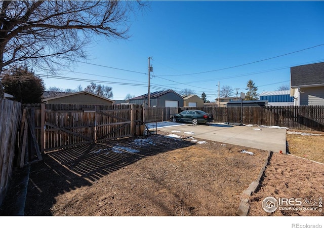 view of yard with a patio