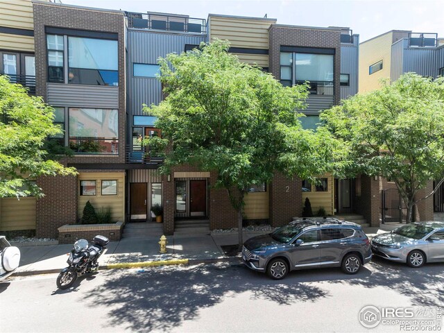 Listing photo 3 for 2900 Inca St Unit 12, Denver CO 80202