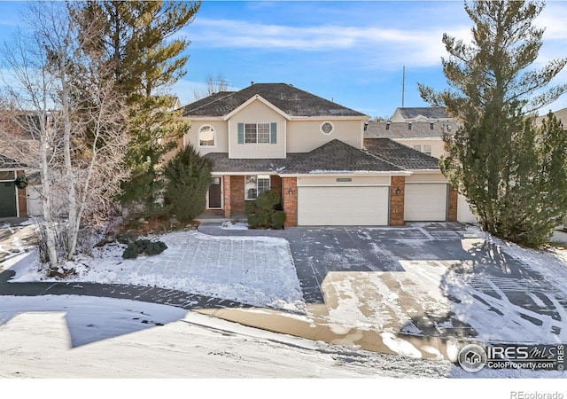 view of front property featuring a garage