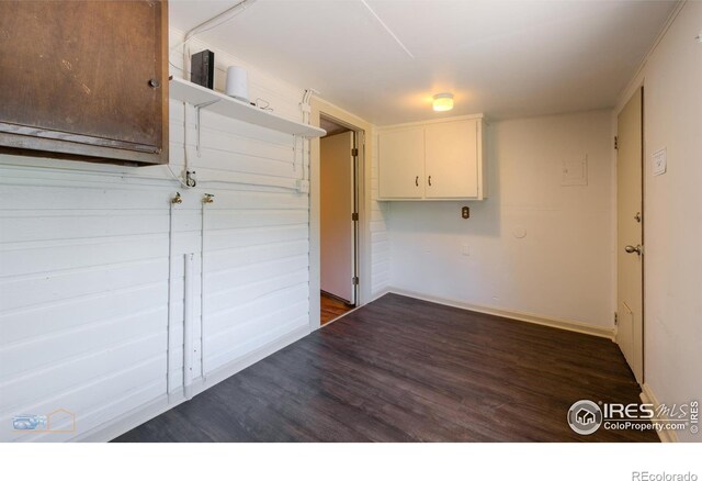 washroom featuring dark wood-type flooring