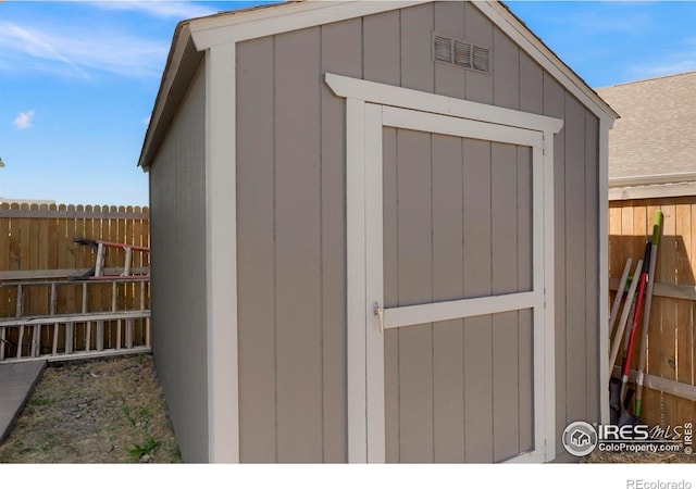 view of outbuilding