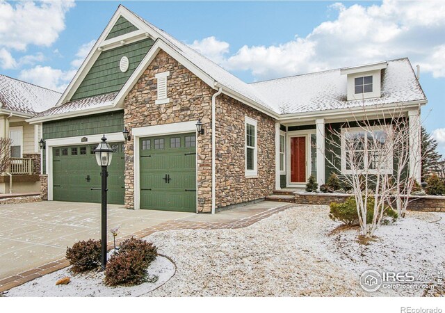 view of front of property featuring a garage