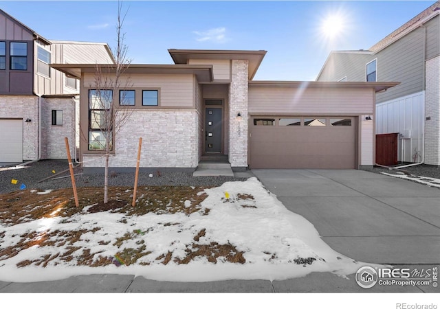 view of front of house featuring a garage