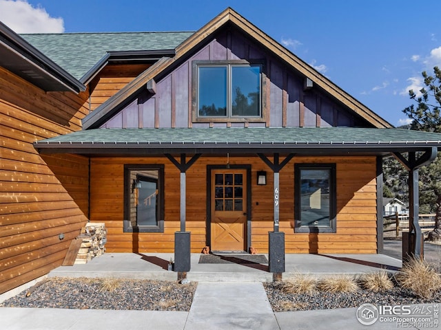 view of front of house featuring covered porch