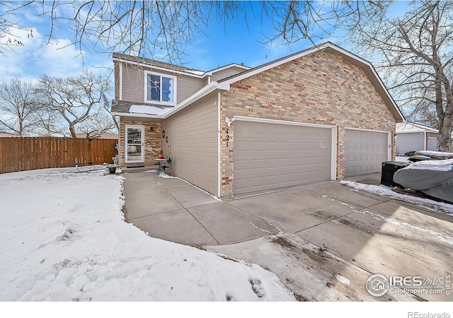 view of front property featuring a garage