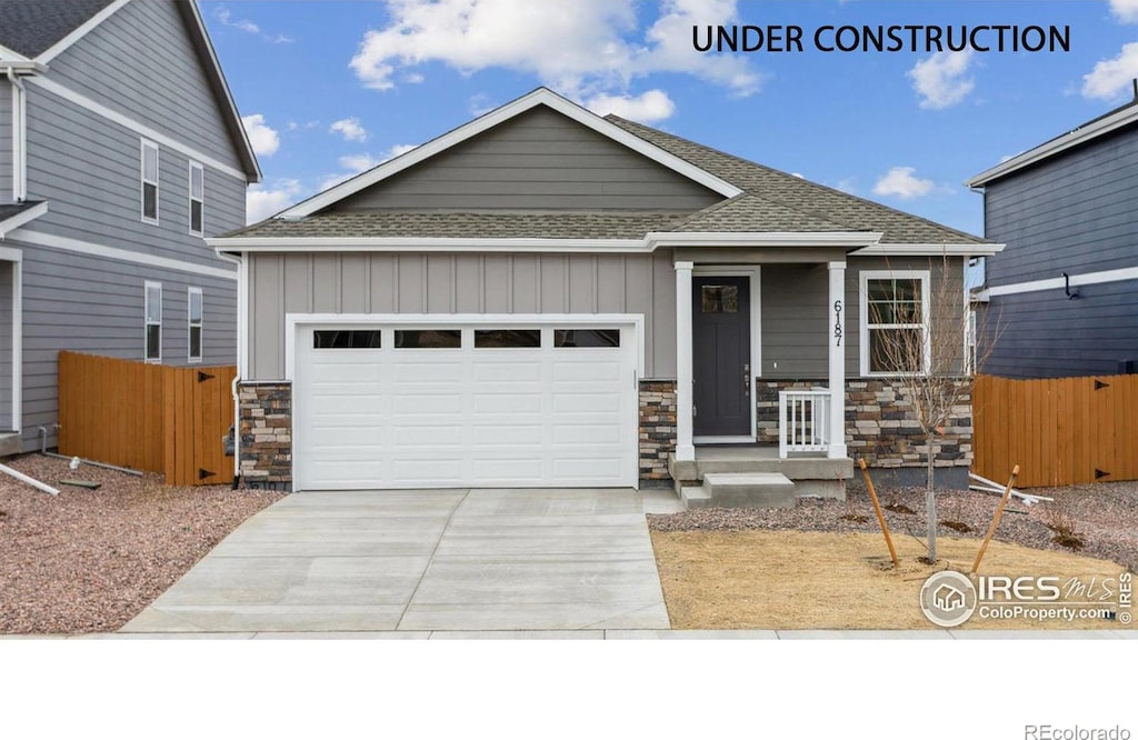 view of front facade featuring a garage