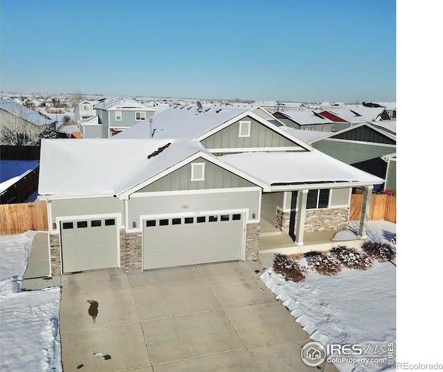 view of front facade with a garage