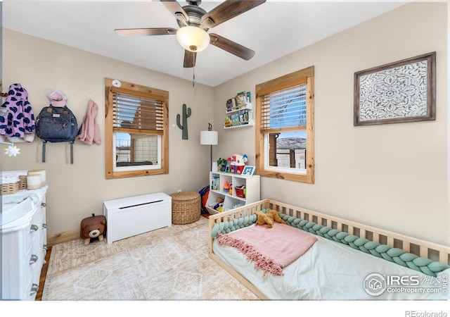 bedroom with ceiling fan