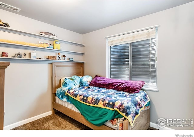 view of carpeted bedroom