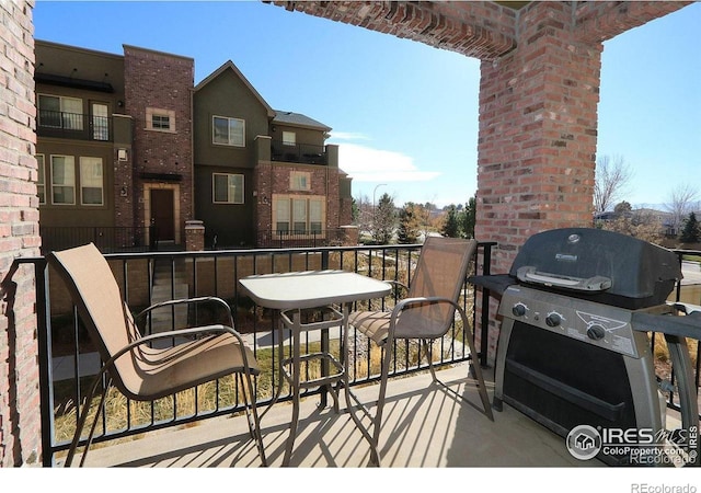 balcony featuring a grill