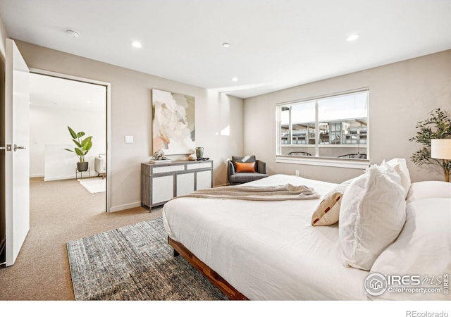 bedroom with carpet flooring