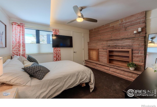 bedroom featuring ceiling fan