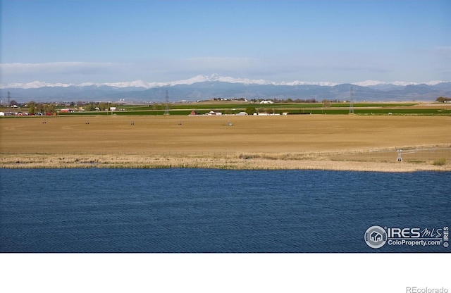 water view featuring a mountain view