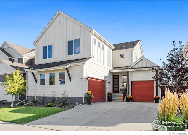 view of front facade with a garage