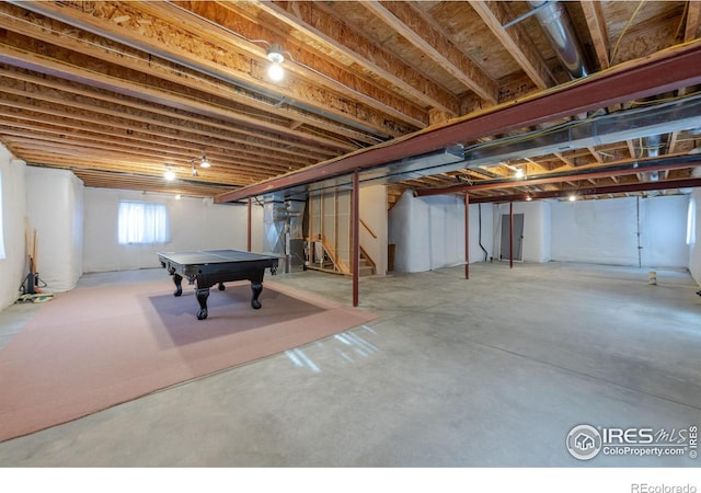 basement featuring billiards