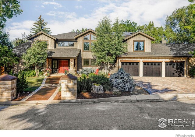 craftsman house featuring a garage