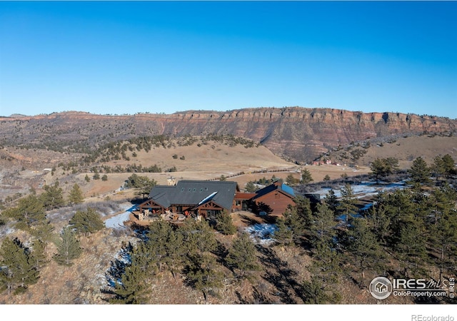 bird's eye view featuring a mountain view