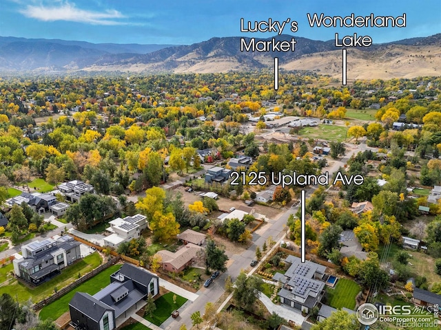 bird's eye view with a mountain view