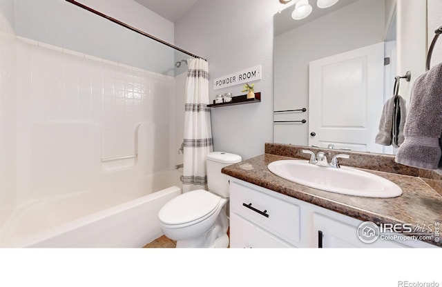 full bathroom featuring vanity, toilet, and shower / bath combo