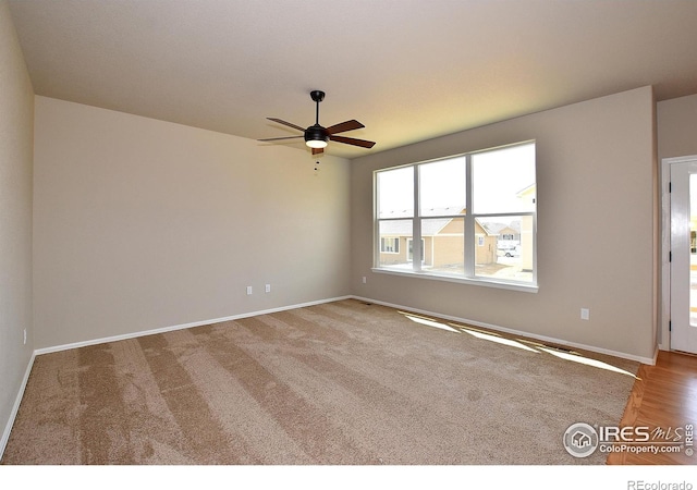 empty room featuring ceiling fan