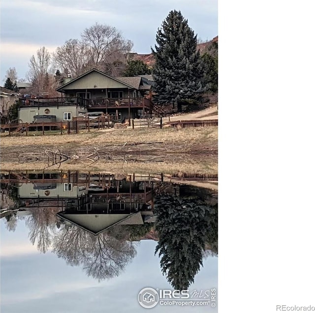 view of yard with a water view