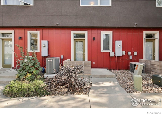 entrance to property with cooling unit