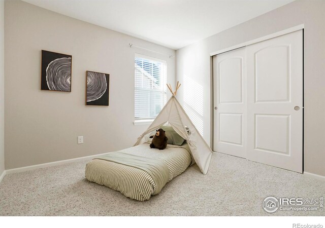 bedroom featuring a closet