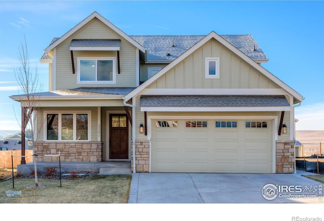 craftsman-style house with a garage and a porch