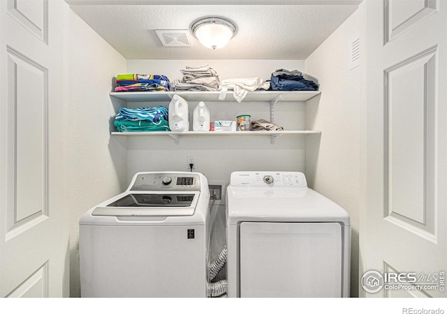 3510 Valleywood Ct, Johnstown, CO 80534 - laundry room with washer and dryer