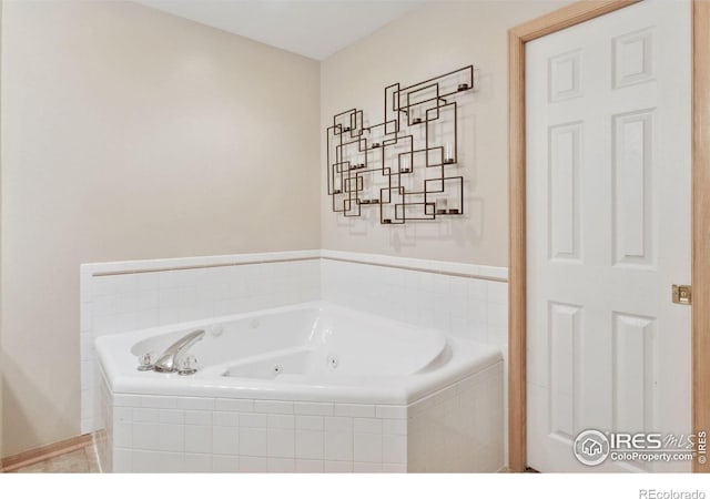2143 Meadow Ct, Longmont, CO 80501 - full bath with a tub with jets