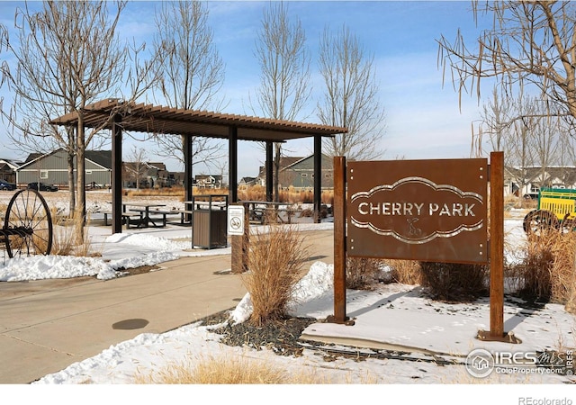 view of community / neighborhood sign