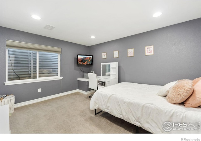 bedroom featuring carpet, visible vents, baseboards, and recessed lighting