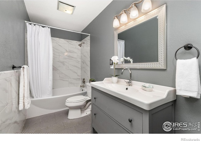 bathroom with toilet, visible vents, shower / bath combo, and vanity