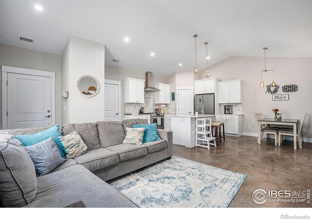 1123 Coyote Ln, Wiggins, CO 80654 - photo 9